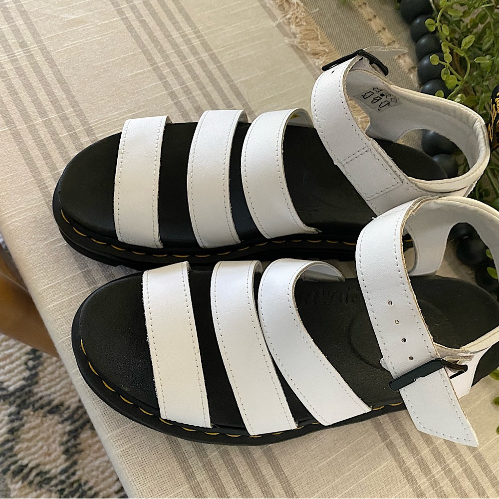 Dr. Martens AirWair White womens size 8 WORN ONCE 3 Strap Sandal with black tag - Picture 3 of 6